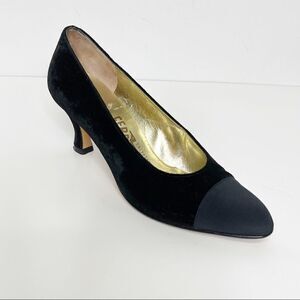 Salvatore Ferragamo Kitten Heel Cap Toe Black Pumps Size 7AA